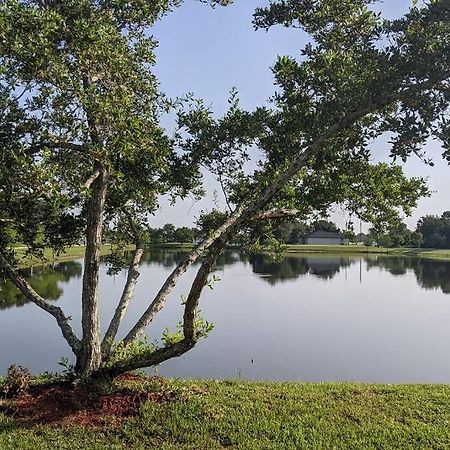 Port Saint Lucie A Little Piece Of Heaven- Peaceful Lake View Apartment- 1 Min From I95 And Turnpike Port St. Lucie Zewnętrze zdjęcie