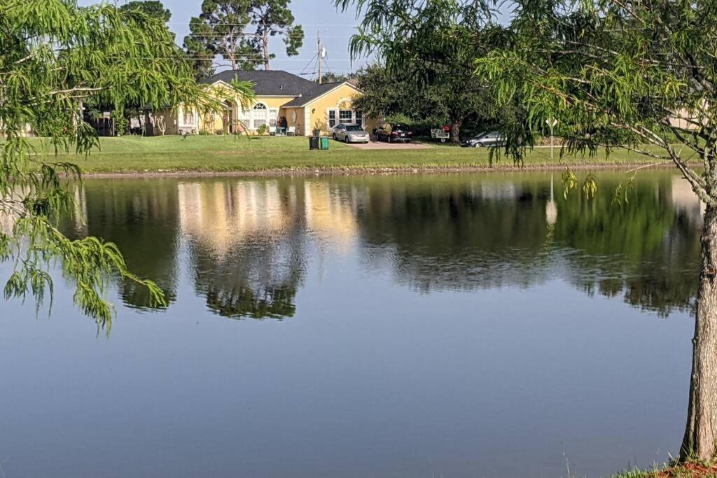 Port Saint Lucie A Little Piece Of Heaven- Peaceful Lake View Apartment- 1 Min From I95 And Turnpike Port St. Lucie Zewnętrze zdjęcie