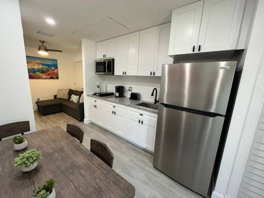 Port Saint Lucie A Little Piece Of Heaven- Peaceful Lake View Apartment- 1 Min From I95 And Turnpike Port St. Lucie Zewnętrze zdjęcie