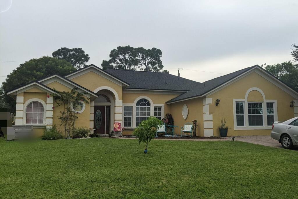Port Saint Lucie A Little Piece Of Heaven- Peaceful Lake View Apartment- 1 Min From I95 And Turnpike Port St. Lucie Zewnętrze zdjęcie