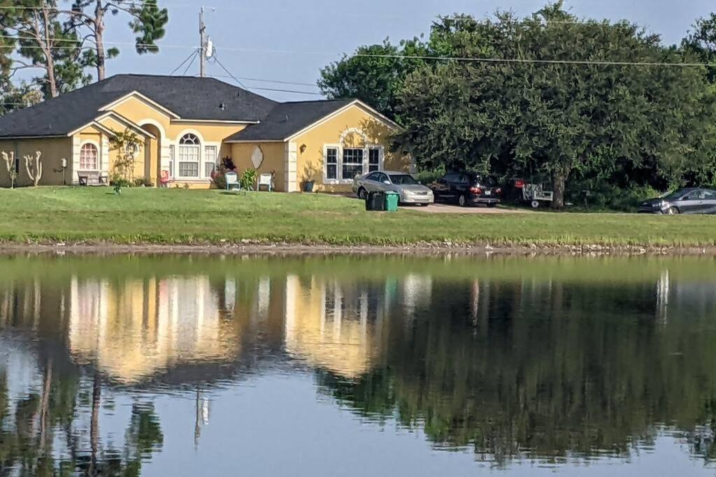 Port Saint Lucie A Little Piece Of Heaven- Peaceful Lake View Apartment- 1 Min From I95 And Turnpike Port St. Lucie Zewnętrze zdjęcie